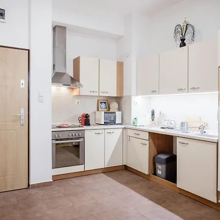 Apartment Downtown Charm In Budapest