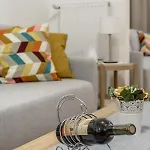 Downtown Charm In Apartment *